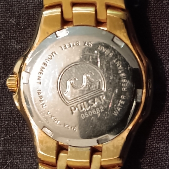 Vintage Pulsar by seiko Watch Golden Finish - Picture 4 of 7